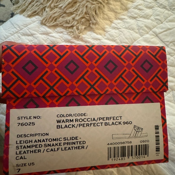 TORY BURCH SLIDES LIKE NEW - Picture 3 of 6